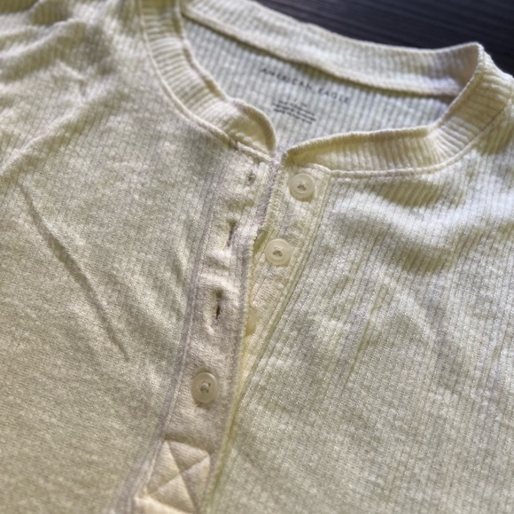 AE Henley - Picture 2 of 3